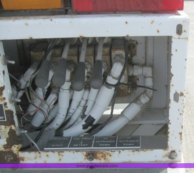 image for item 6053 1997 GMC C8500 boom lift truck