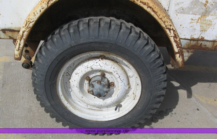 image for item 6054 6' utility trailer