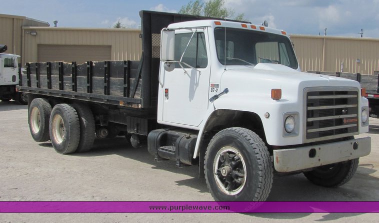 image for item 6066 1987 International Series S1954 truck