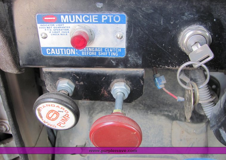 image for item 6066 1987 International Series S1954 truck