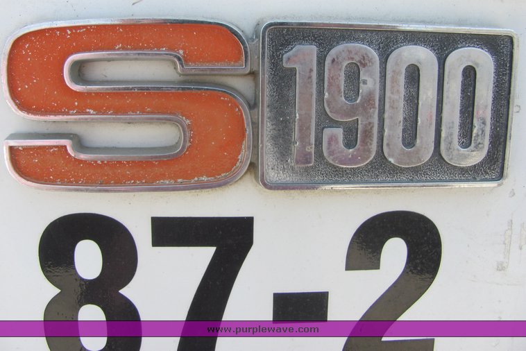 image for item 6066 1987 International Series S1954 truck