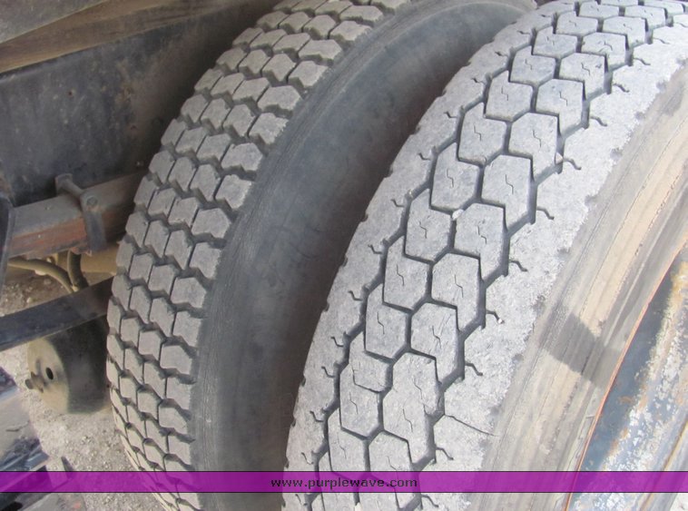 image for item 6066 1987 International Series S1954 truck