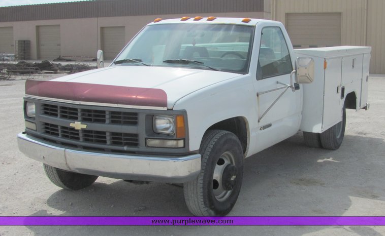 image for item 6067 1994 Chevrolet C3500 pickup