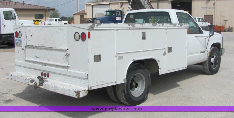 image for item 6067 1994 Chevrolet C3500 pickup