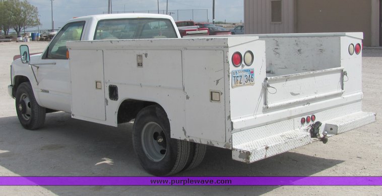 image for item 6067 1994 Chevrolet C3500 pickup
