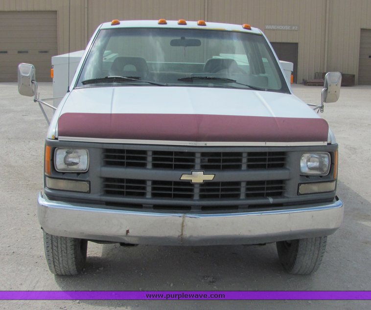 image for item 6067 1994 Chevrolet C3500 pickup