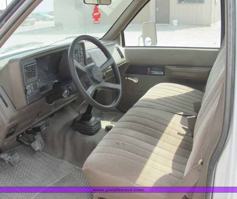 image for item 6067 1994 Chevrolet C3500 pickup