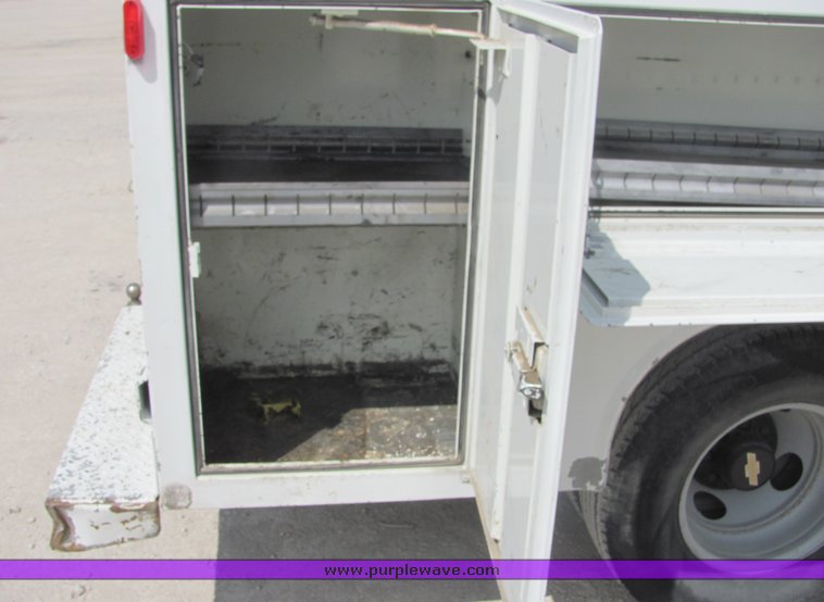 image for item 6067 1994 Chevrolet C3500 pickup