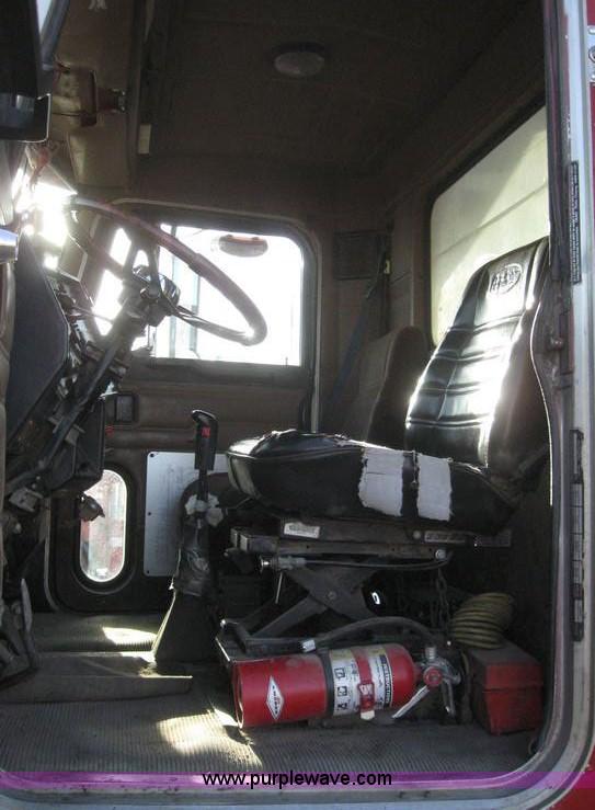 image for item 6164 1990 Peterbilt Conventional 378 dump truck