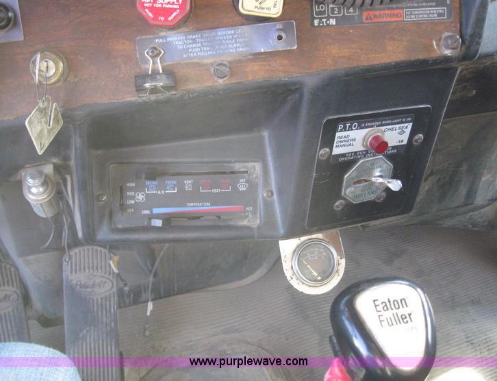 image for item 6164 1990 Peterbilt Conventional 378 dump truck