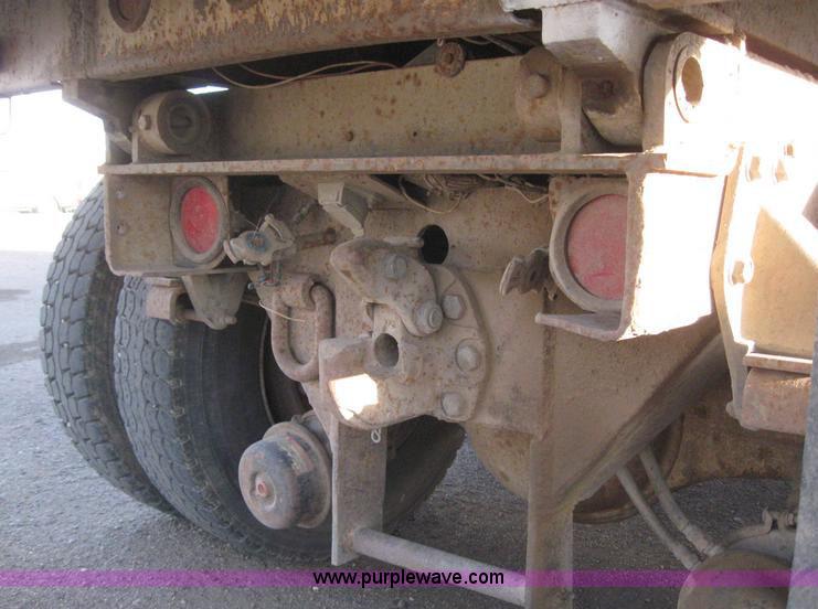 image for item 6164 1990 Peterbilt Conventional 378 dump truck