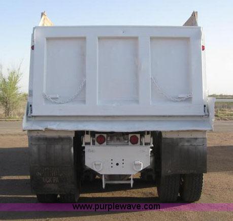 image for item 6165 1995 Peterbilt 379 dump truck