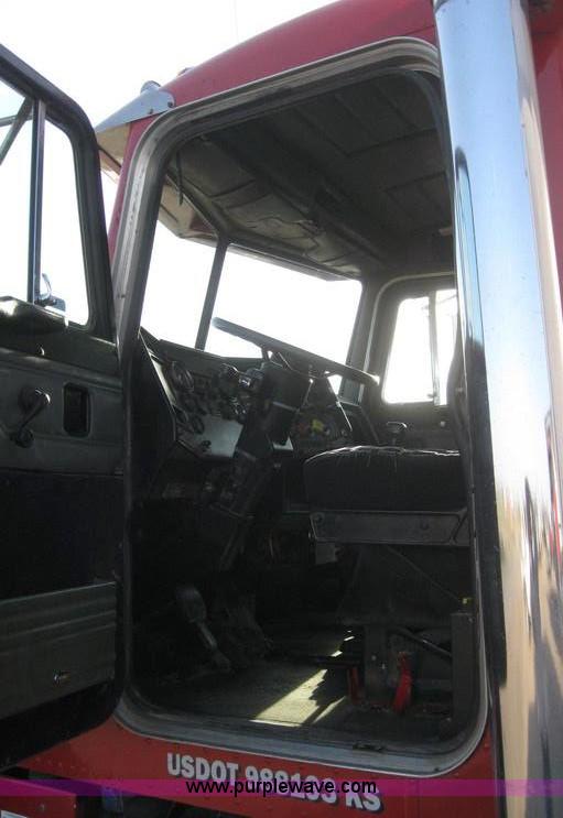 image for item 6165 1995 Peterbilt 379 dump truck