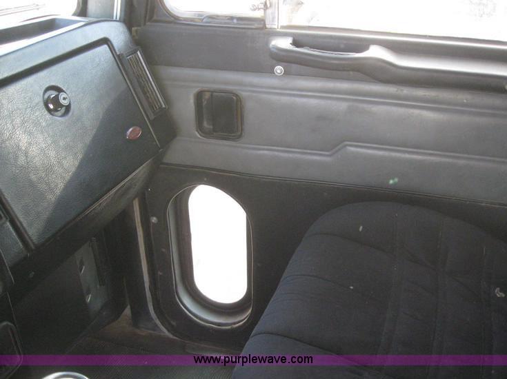 image for item 6165 1995 Peterbilt 379 dump truck