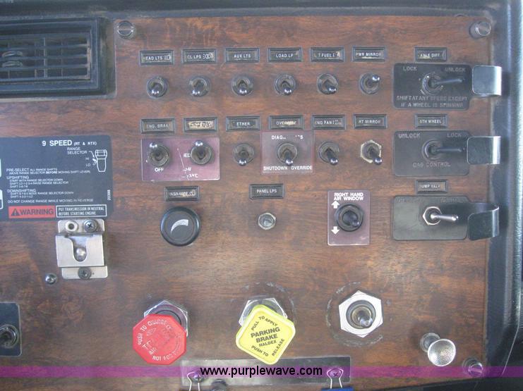 image for item 6165 1995 Peterbilt 379 dump truck