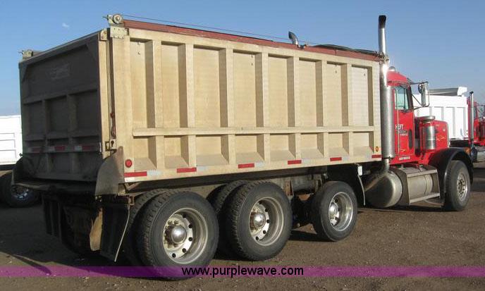 image for item 6166 1992 Peterbilt Conventional 379 dump truck