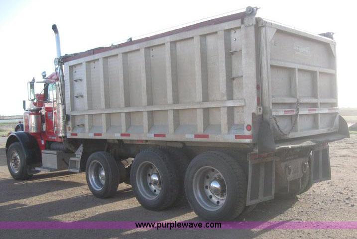 image for item 6166 1992 Peterbilt Conventional 379 dump truck