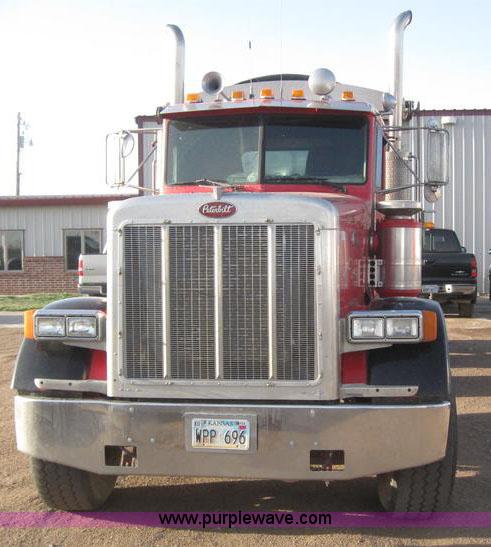 image for item 6166 1992 Peterbilt Conventional 379 dump truck