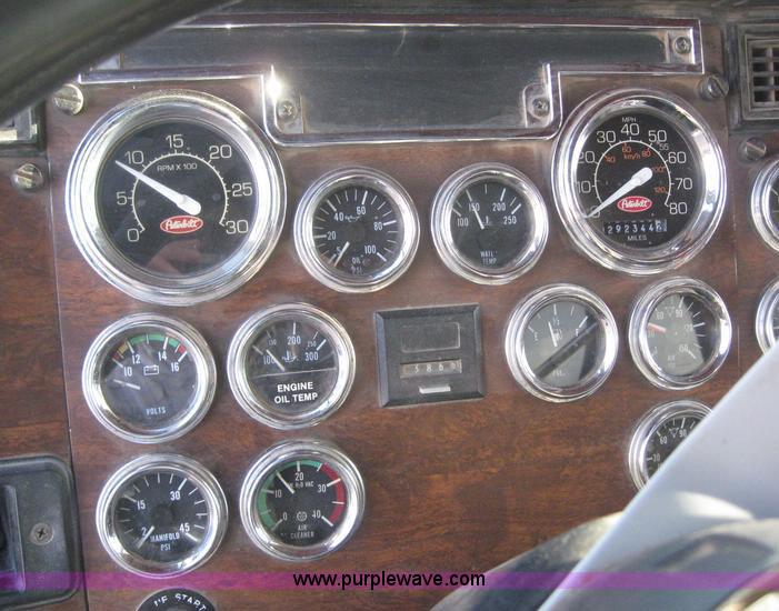 image for item 6166 1992 Peterbilt Conventional 379 dump truck