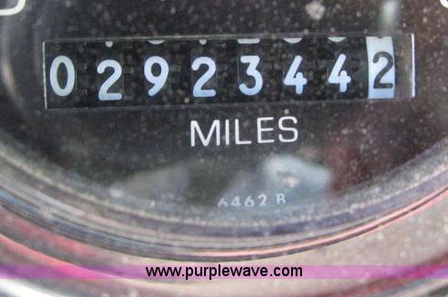 image for item 6166 1992 Peterbilt Conventional 379 dump truck