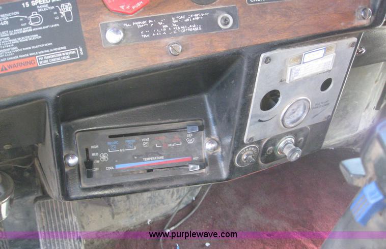 image for item 6166 1992 Peterbilt Conventional 379 dump truck