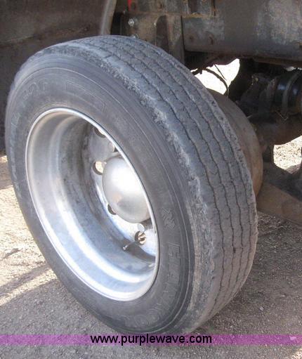 image for item 6166 1992 Peterbilt Conventional 379 dump truck