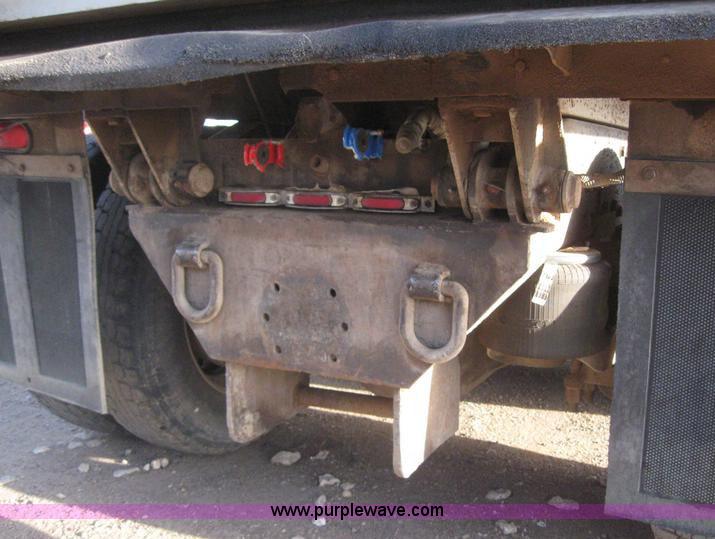 image for item 6166 1992 Peterbilt Conventional 379 dump truck