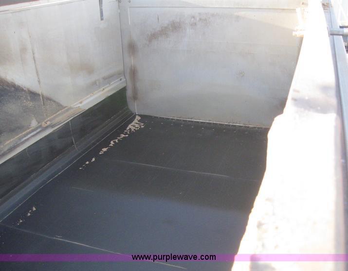 image for item 6166 1992 Peterbilt Conventional 379 dump truck