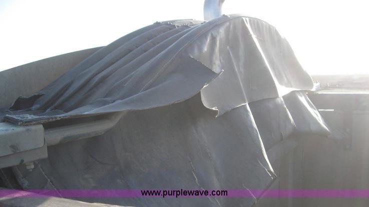 image for item 6166 1992 Peterbilt Conventional 379 dump truck