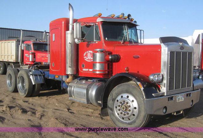 image for item 6167 1985 Peterbilt Conventional 359 semi tractor