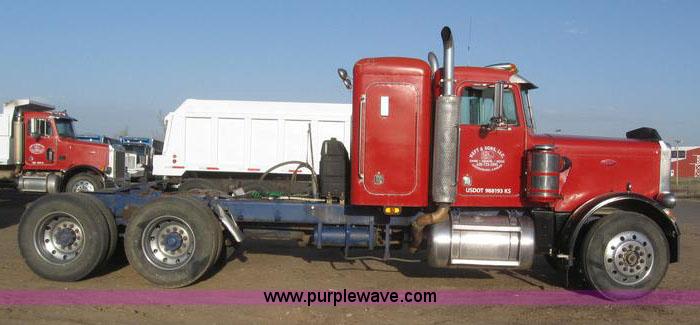 image for item 6167 1985 Peterbilt Conventional 359 semi tractor