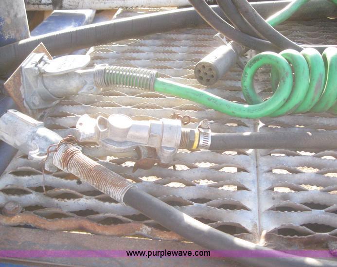 image for item 6167 1985 Peterbilt Conventional 359 semi tractor