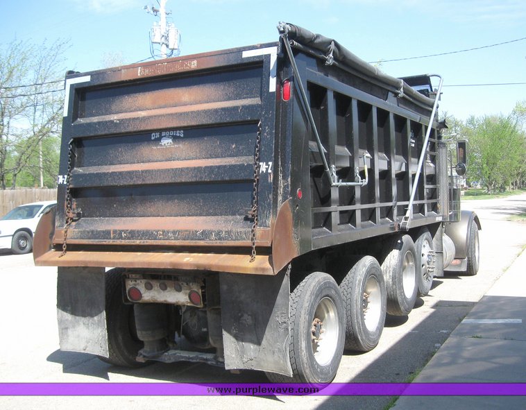 image for item 6182 1999 Peterbilt Conventional 379 dump truck