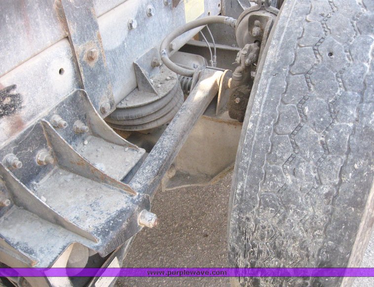 image for item 6182 1999 Peterbilt Conventional 379 dump truck