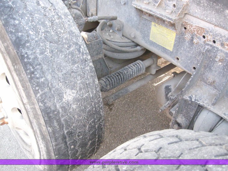 image for item 6182 1999 Peterbilt Conventional 379 dump truck