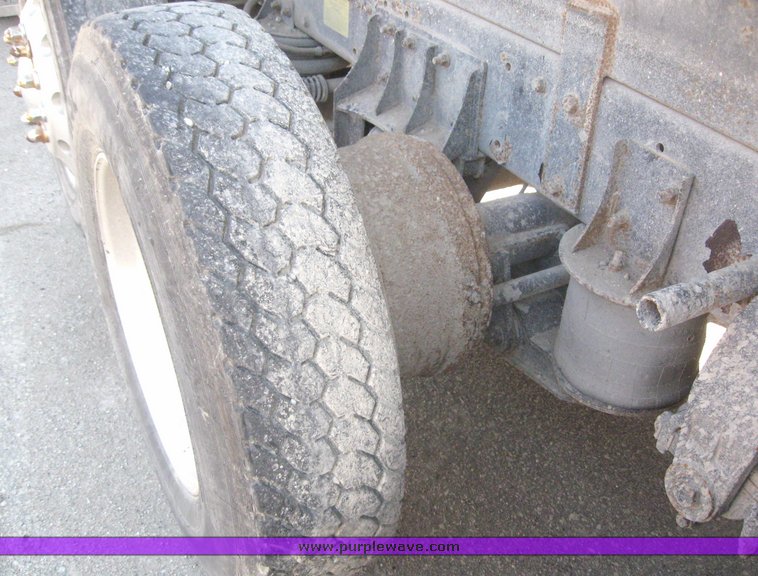 image for item 6182 1999 Peterbilt Conventional 379 dump truck