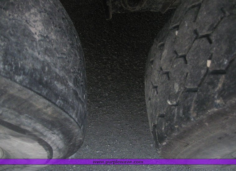 image for item 6182 1999 Peterbilt Conventional 379 dump truck