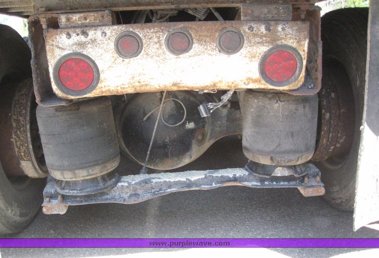 image for item 6182 1999 Peterbilt Conventional 379 dump truck