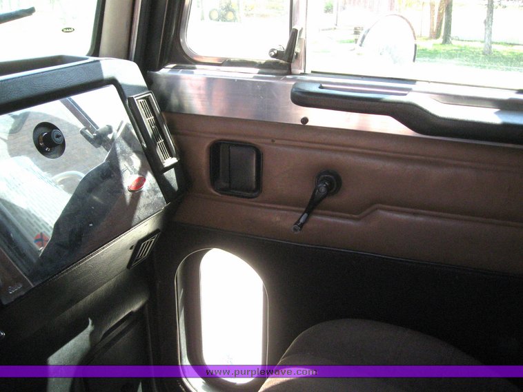 image for item 6182 1999 Peterbilt Conventional 379 dump truck