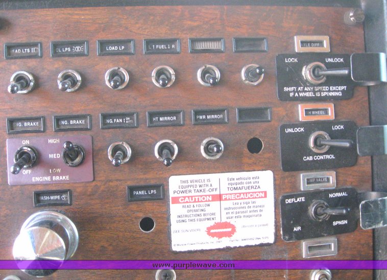 image for item 6182 1999 Peterbilt Conventional 379 dump truck