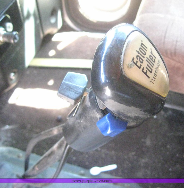 image for item 6182 1999 Peterbilt Conventional 379 dump truck