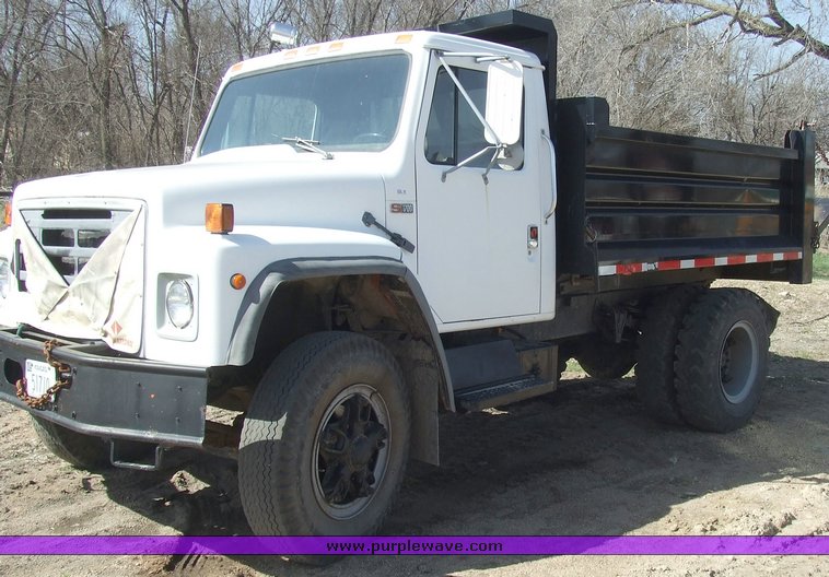 image for item 6708 1989 International 1754 dump truck