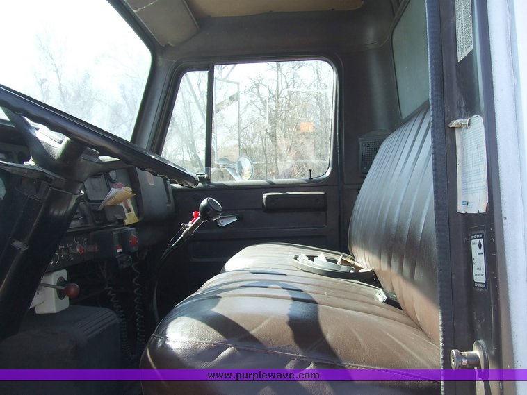 image for item 6708 1989 International 1754 dump truck