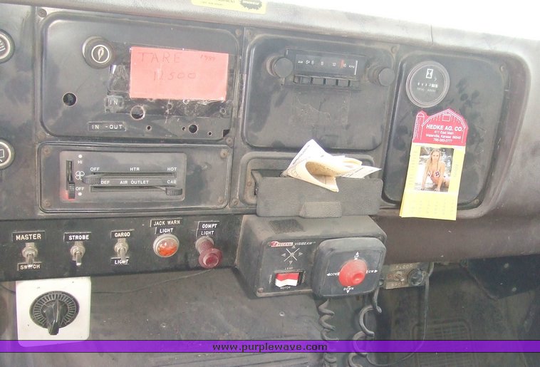 image for item 6708 1989 International 1754 dump truck