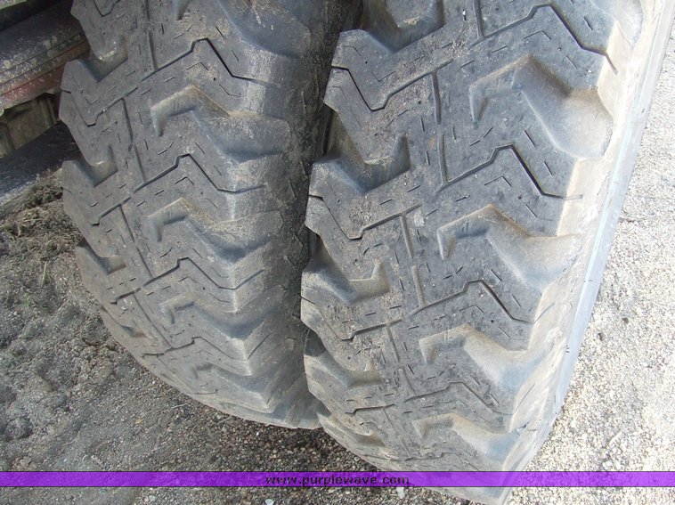 image for item 6708 1989 International 1754 dump truck