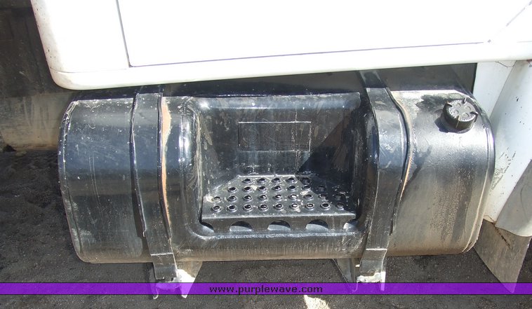 image for item 6708 1989 International 1754 dump truck