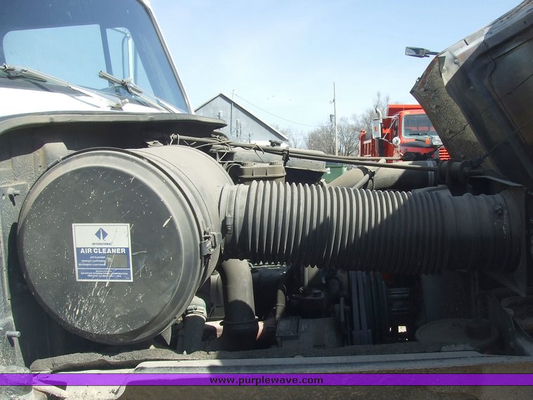 image for item 6708 1989 International 1754 dump truck