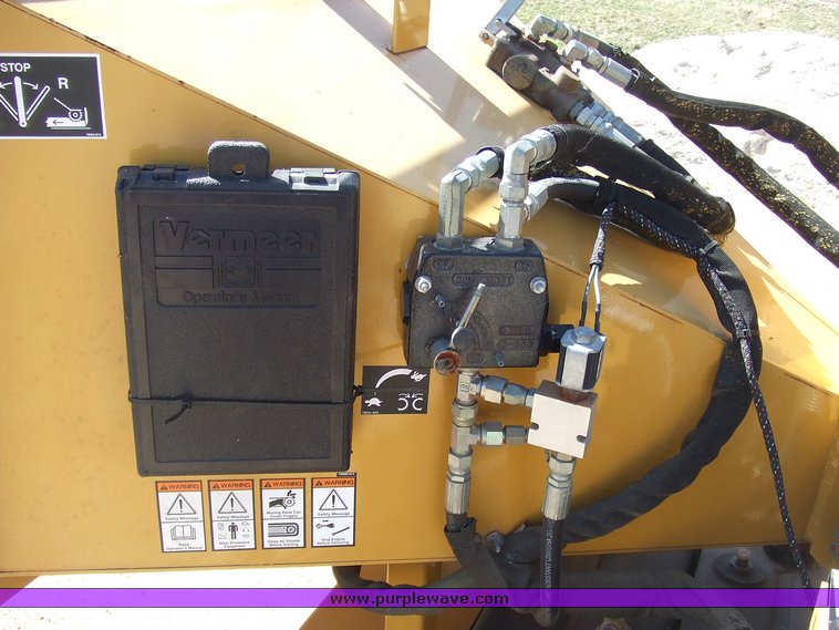 image for item 6709 2001 Vermeer BC625A chipper shredder