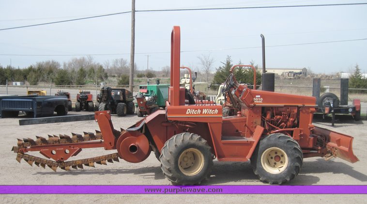 image for item 6751 Ditch Witch 5010 trencher