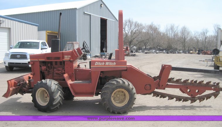 image for item 6751 Ditch Witch 5010 trencher